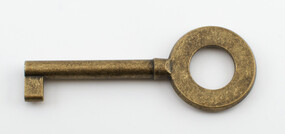 Key Art. 7771/40, antique brass plated