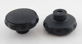Black thumbscrew