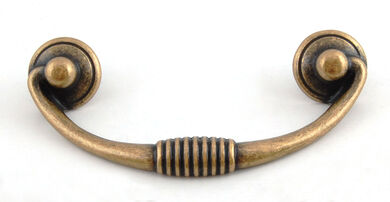 Antiikkinen messinki riippuvedin