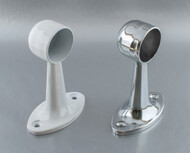 Vaatetangon ja verhotangon kannatin putken päätyyn